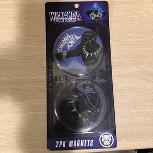 Wakanda Forever Black Panther 2 pack magnet set.